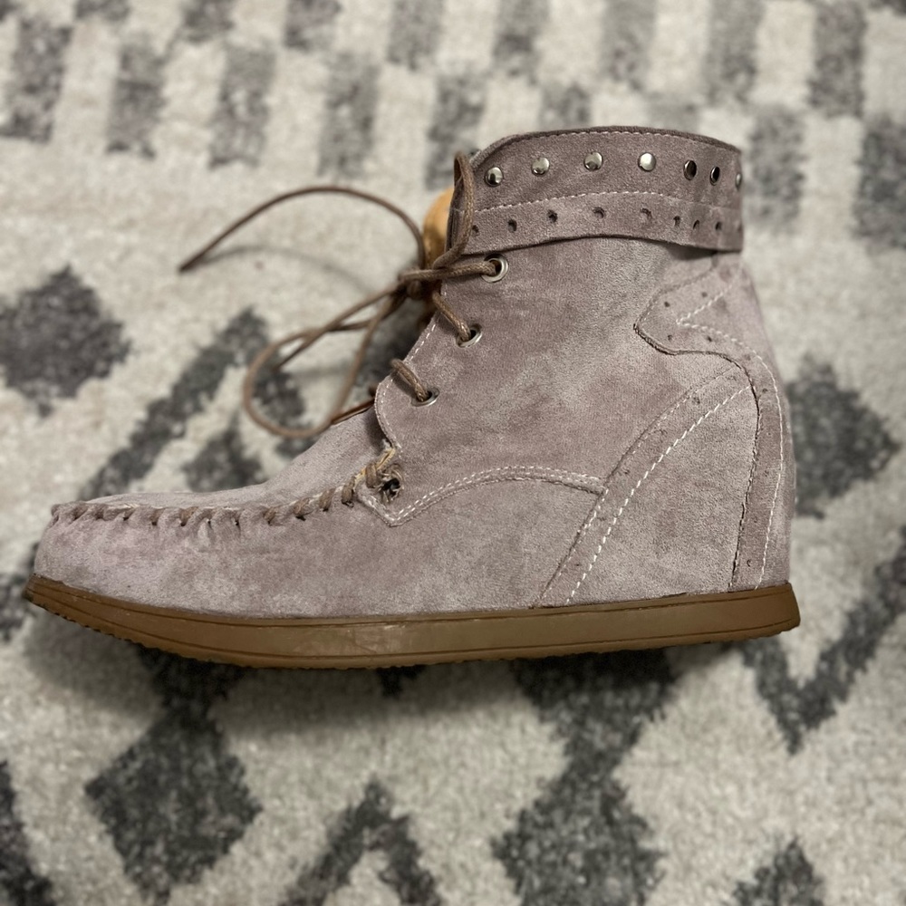Adorable hidden heel bootie